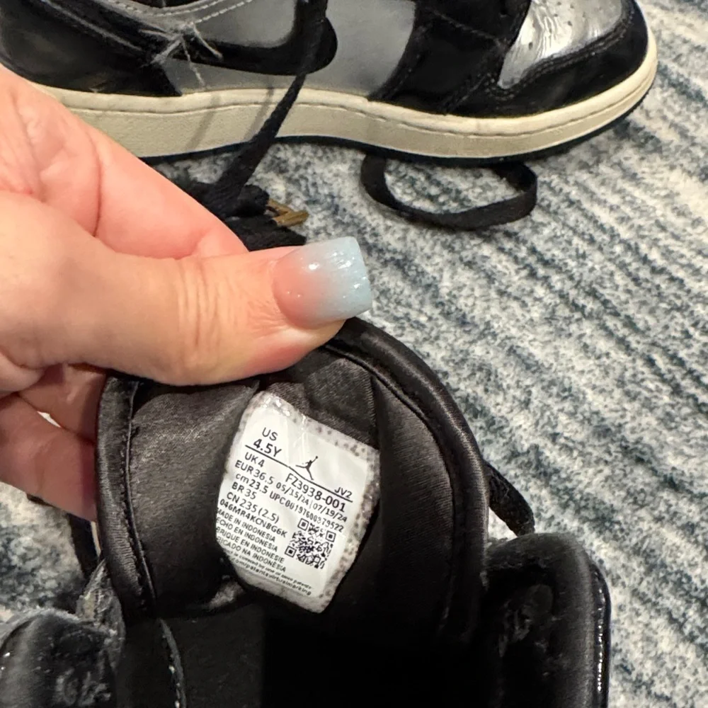 Nike Kids Sneakers Black and Silver